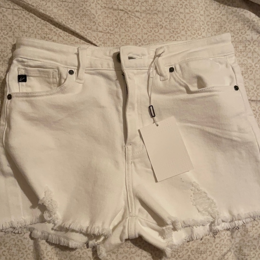 NEW WITH TAGS KanCan white denim shorts